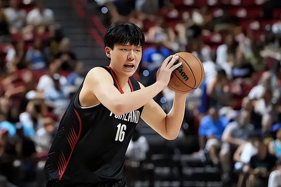 现了