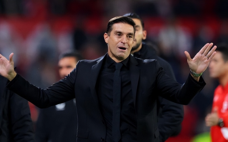 教练球员时, 但一直保持